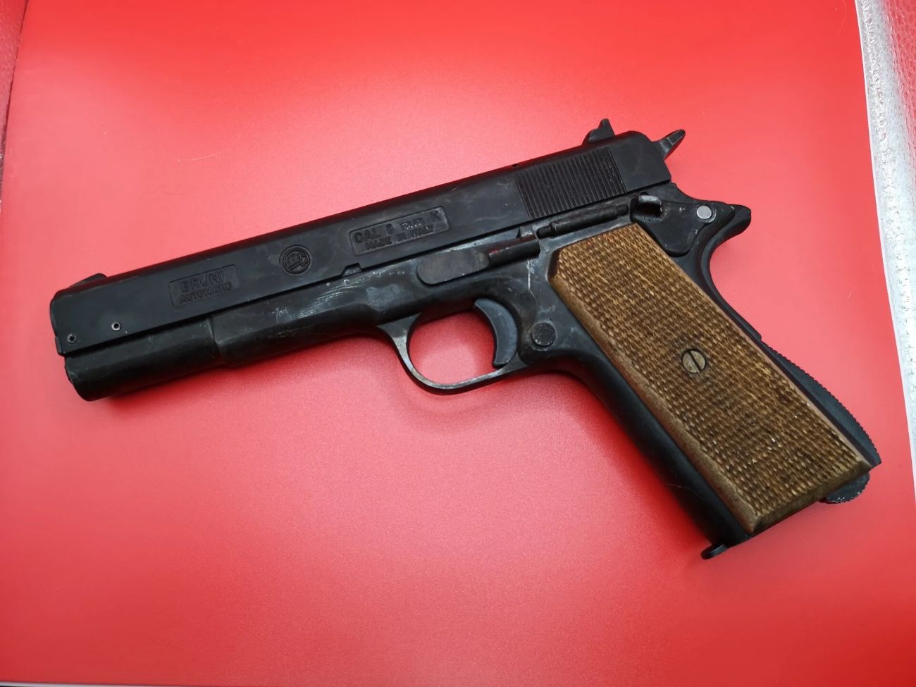 Prop guns for filming 