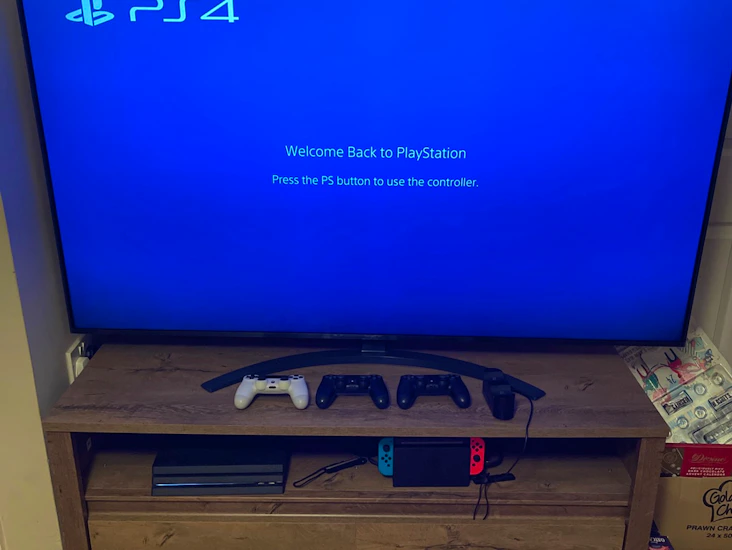 Ps4 with 3x controllers