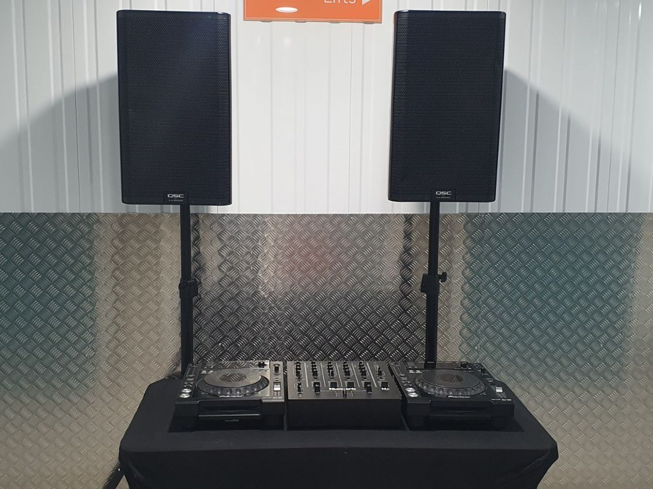 Qsc speakers with cd players/mixer or pioneer controller.
