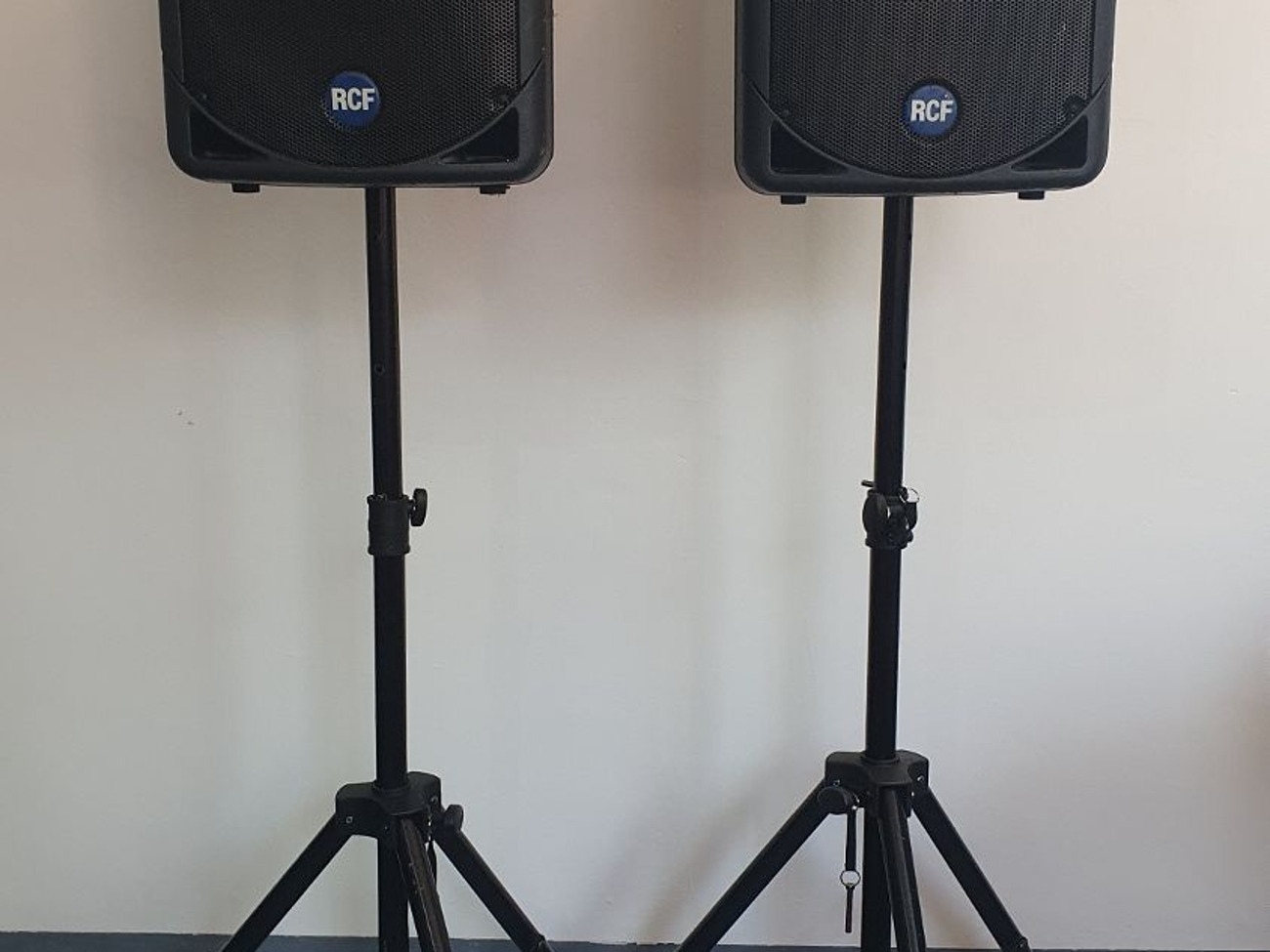 Rcf art 325a 15" active 2-way p.a speakers