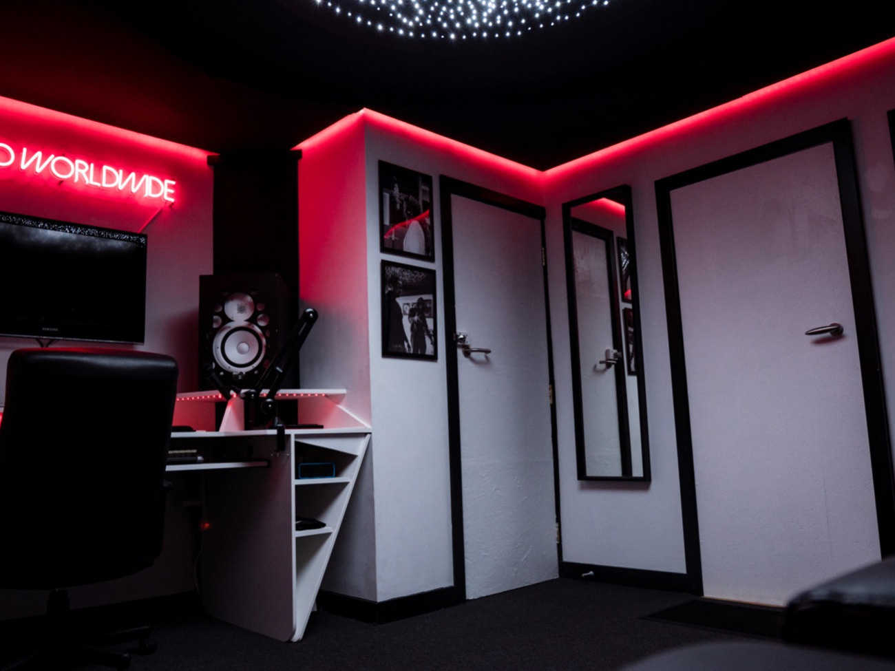 Recording studio (mavro worldwide studios)