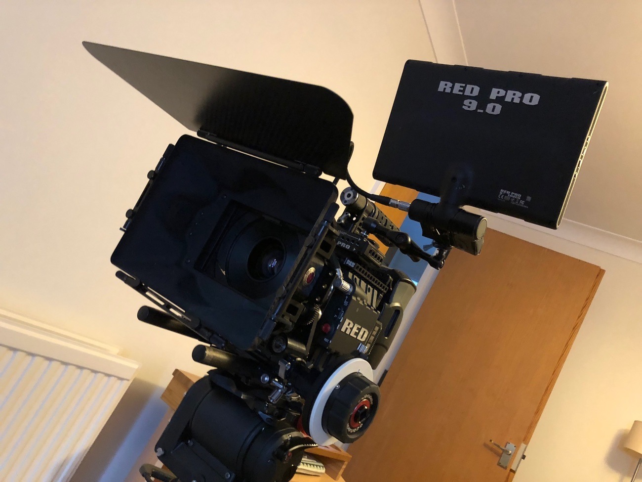Red epic mx cinema package//9 inch touchscreen and  zeiss cp2 super speeds t1.5