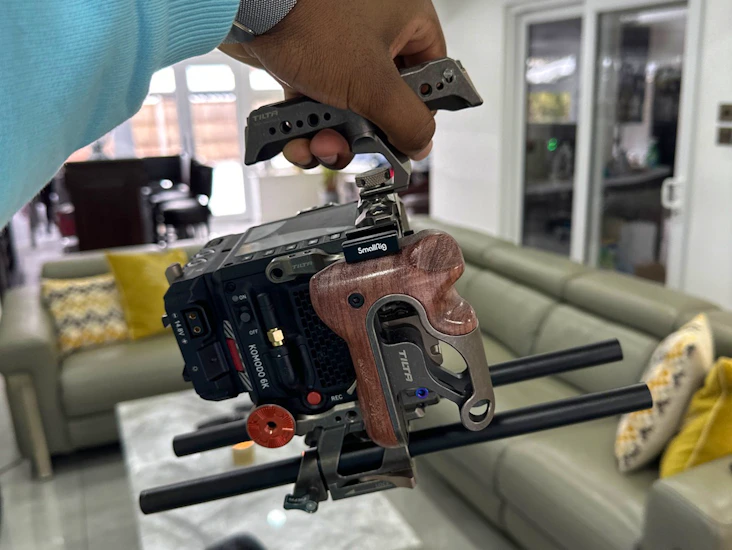 Red komodo 6k + 1tb cfast + tilta cage + extras