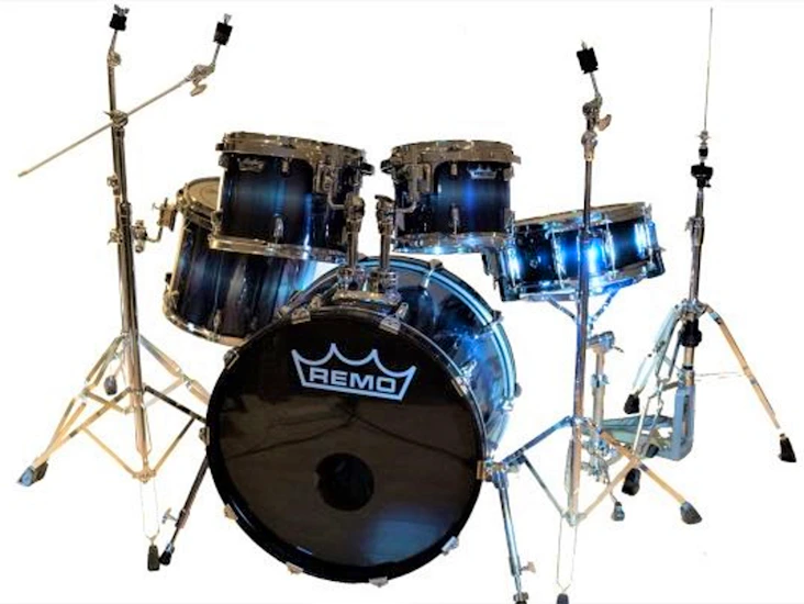 Remo drum kit with cymbal set