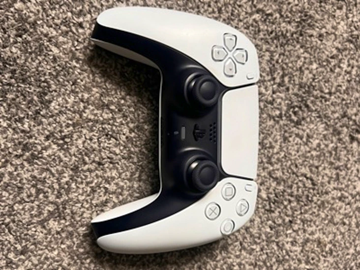 Rent a white ps5 dualsense controller