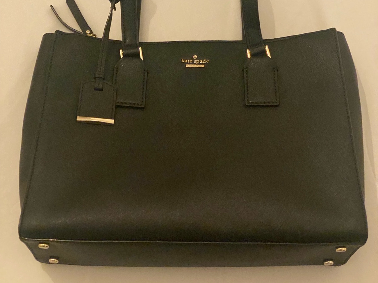 Rent designer handbag: kate spade luxury bag