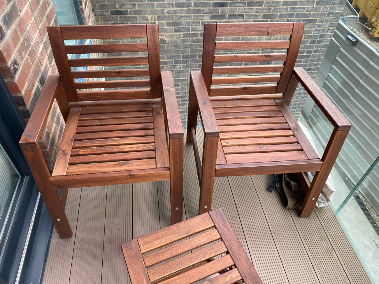 Rent outdoor chairs and mini table