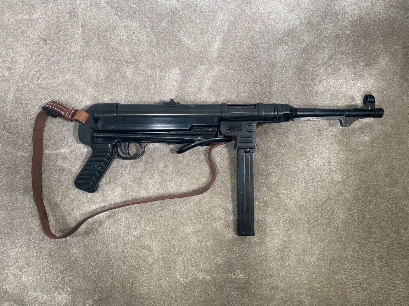 Replica german ww2 mp40 submachine gun