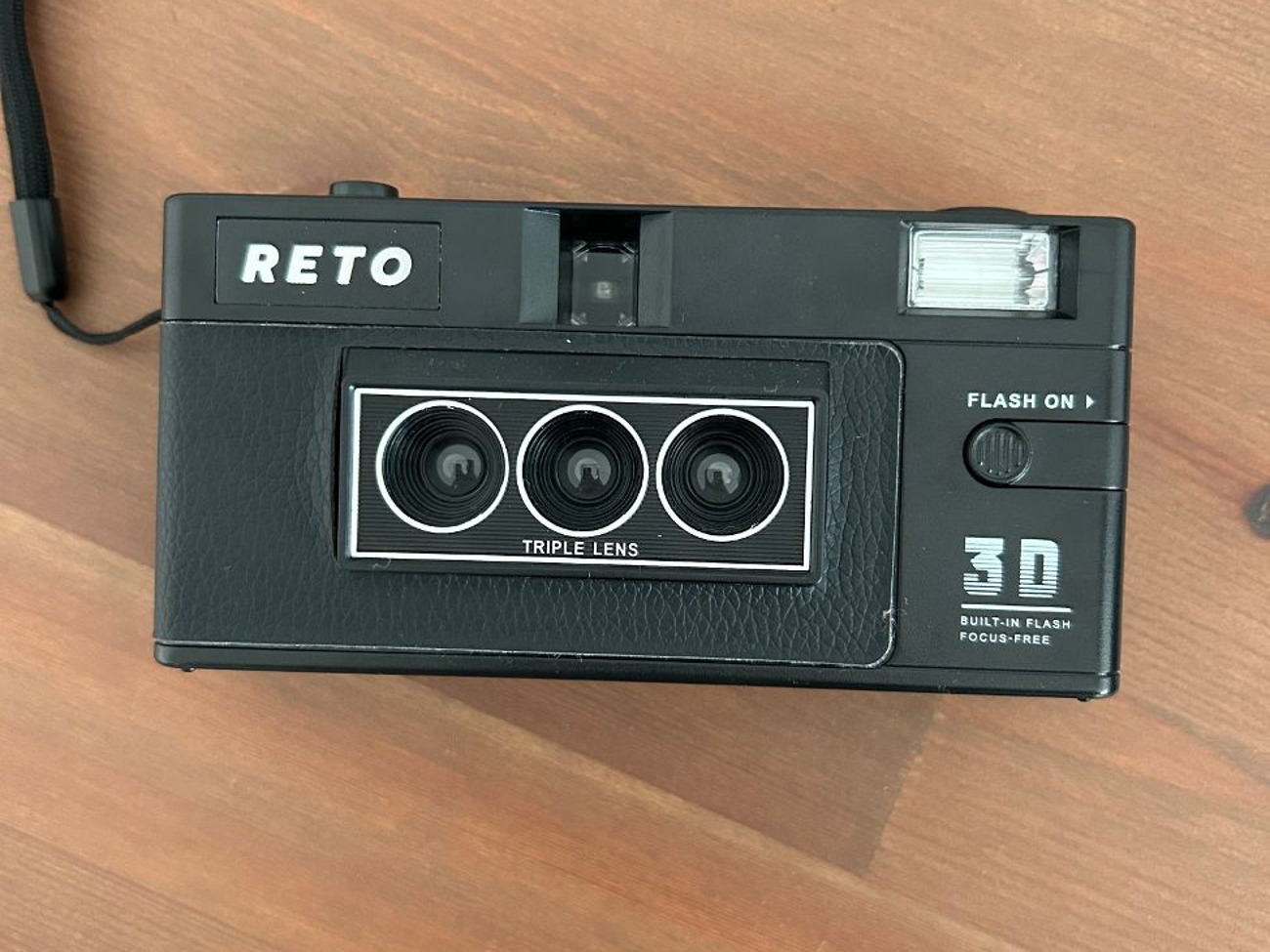 Reto3d 3d film camera w/flash (similar to nishika/nimslo)