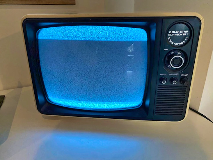 Retro analogue tv with static controls