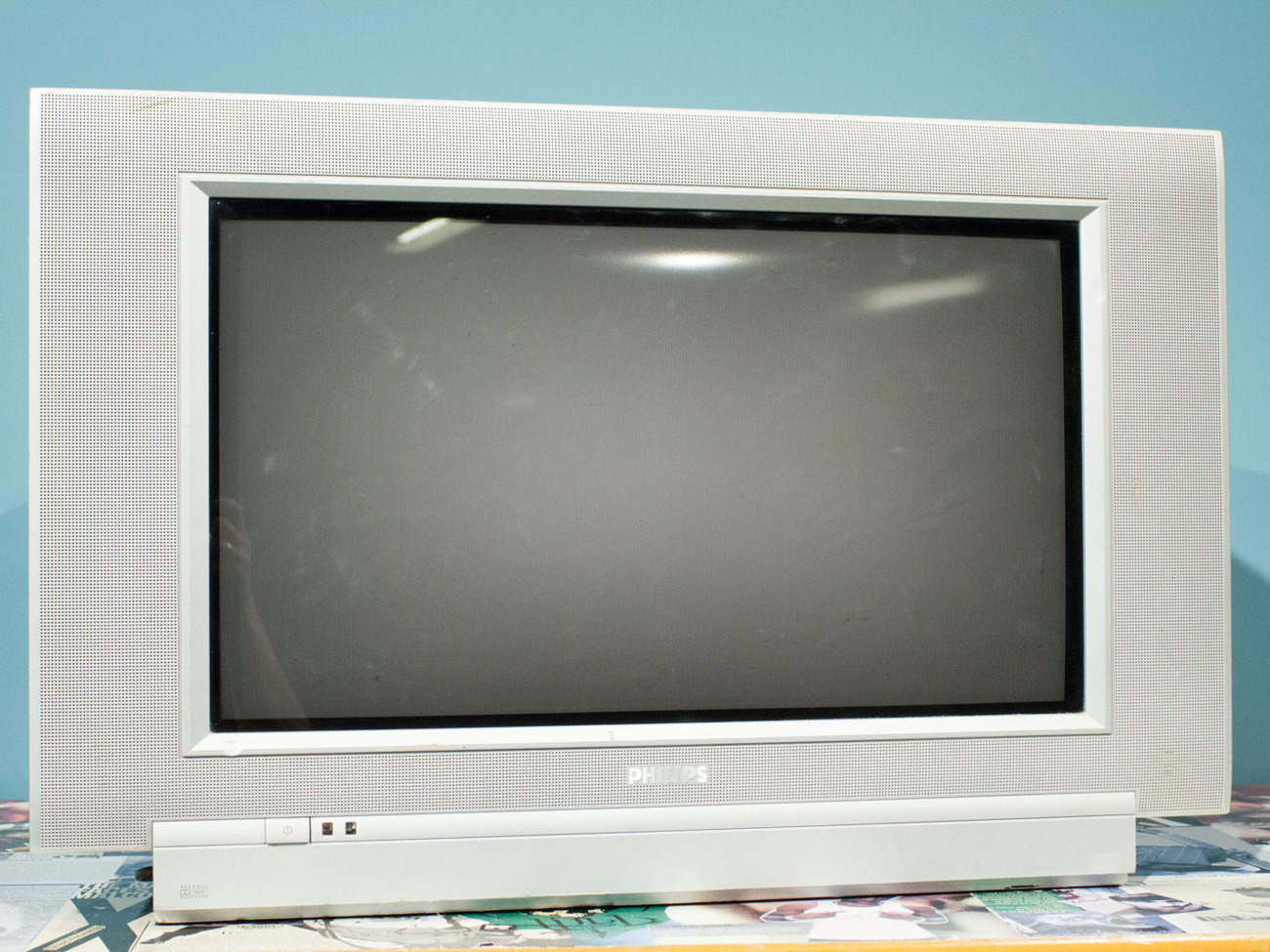 Retro philips 24pw6518 widescreen colour crt tv