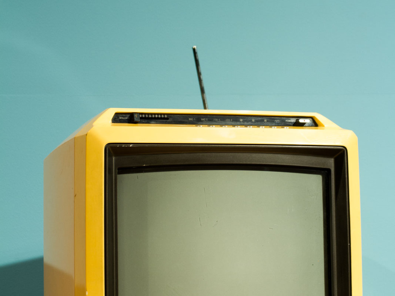 Retro sony trinitron 1400ub colour crt tv