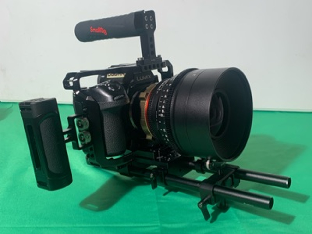 Rigged s1h cinema camera bundle + 1 prime lens 