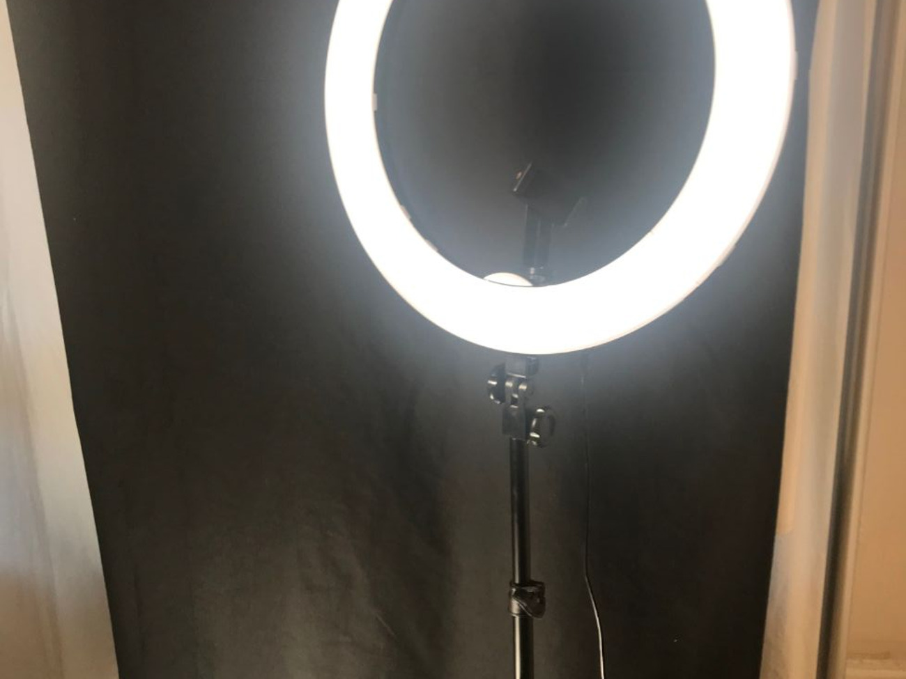 Ring light mains powered 2.5 meter cable 5.5 ft stand