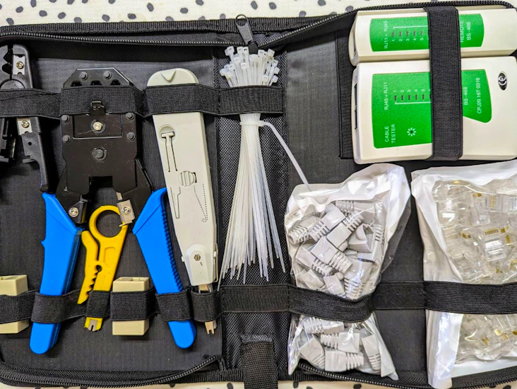 Rj45 connector kit with tester