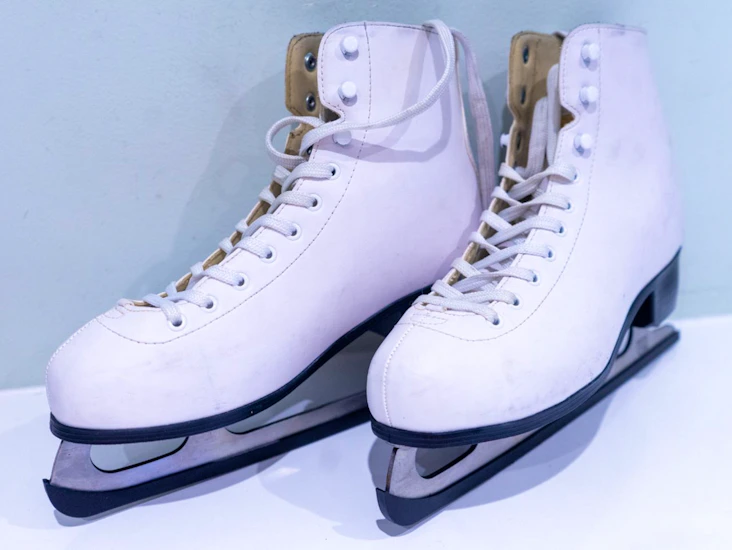 Roces women's figure skates