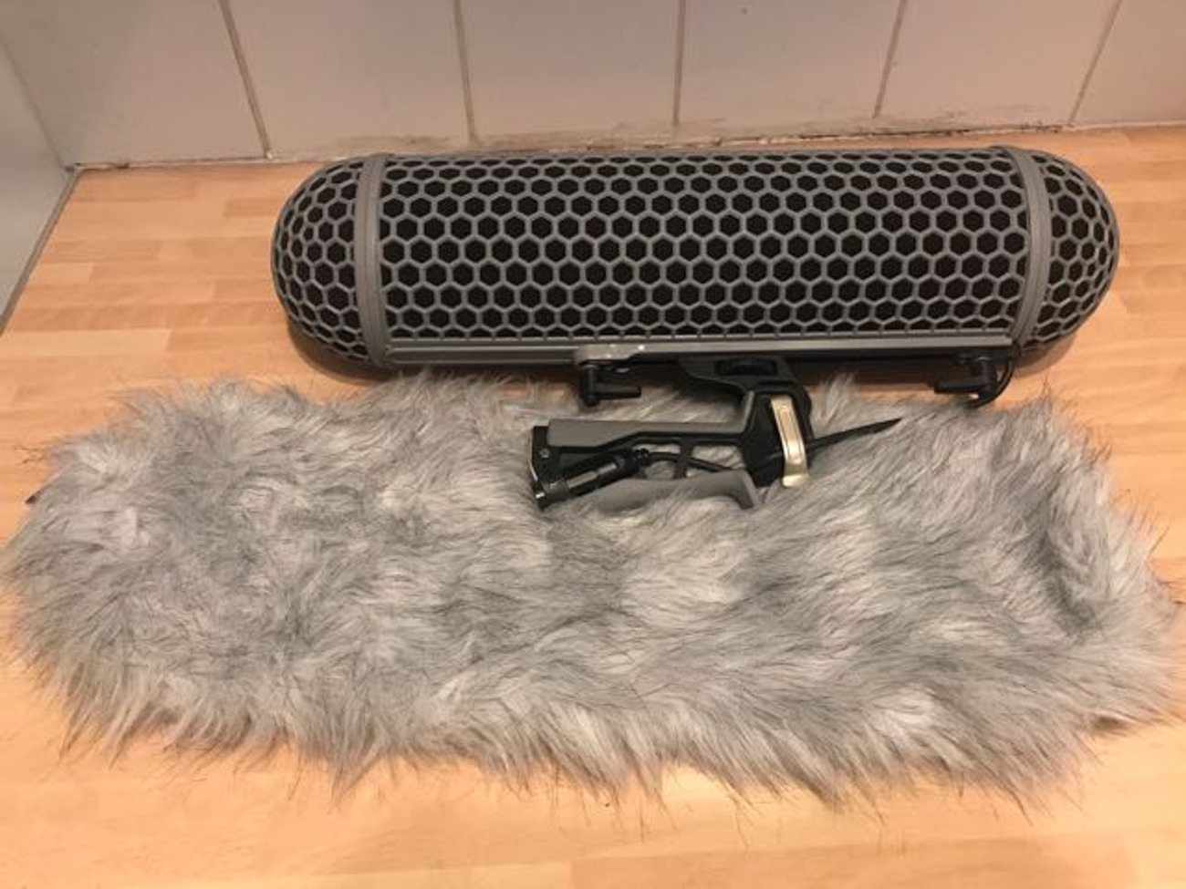 Rode blimp + sennheiser mkh416t shotgun mic + 2mtrs boompole