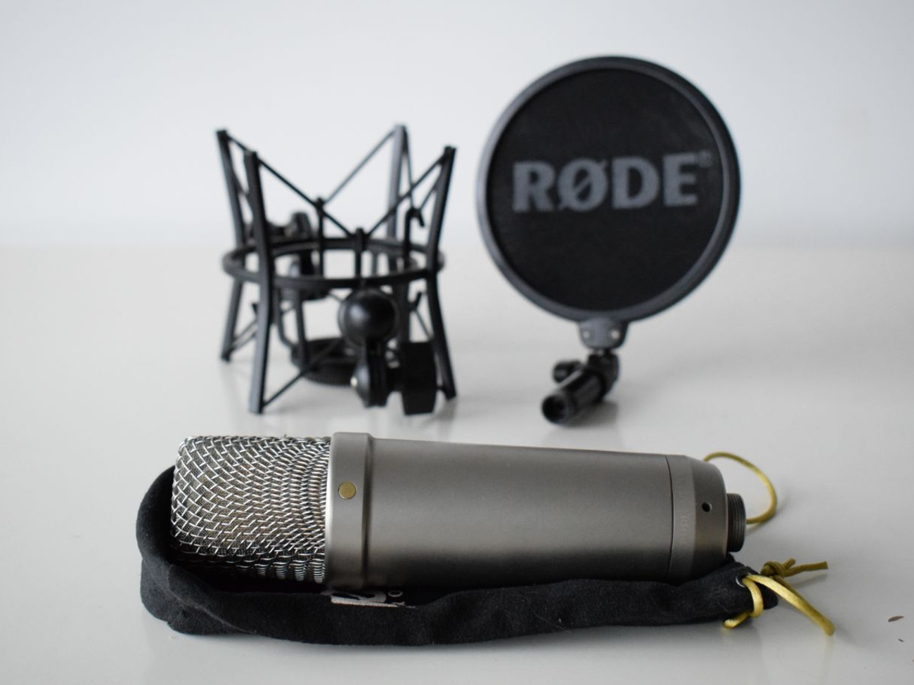 Rode nt1-a condenser microphone