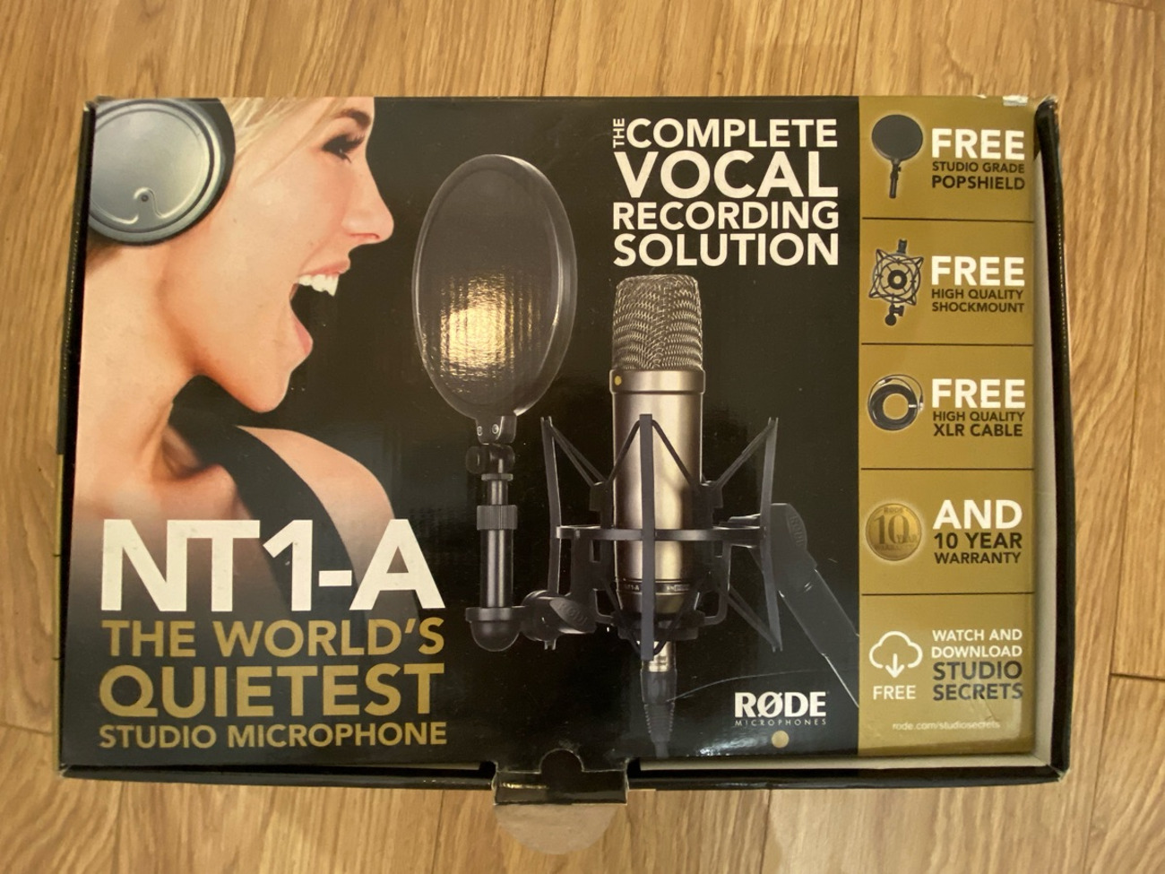 Rode nt1-a mic, stand and scarlett solo audio interface