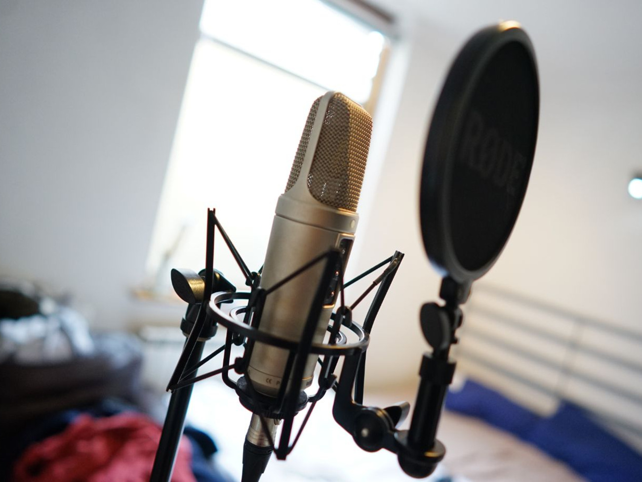 Rode nt2-a condenser microphone - studio pack