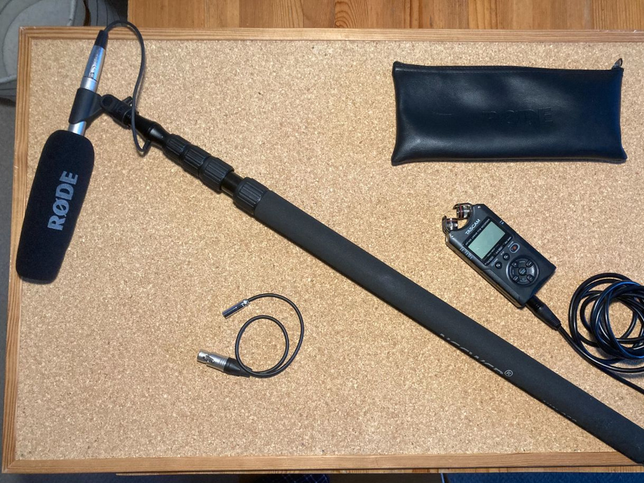 Rode ntg 3 shotgun mic, sound recorder and boom pole