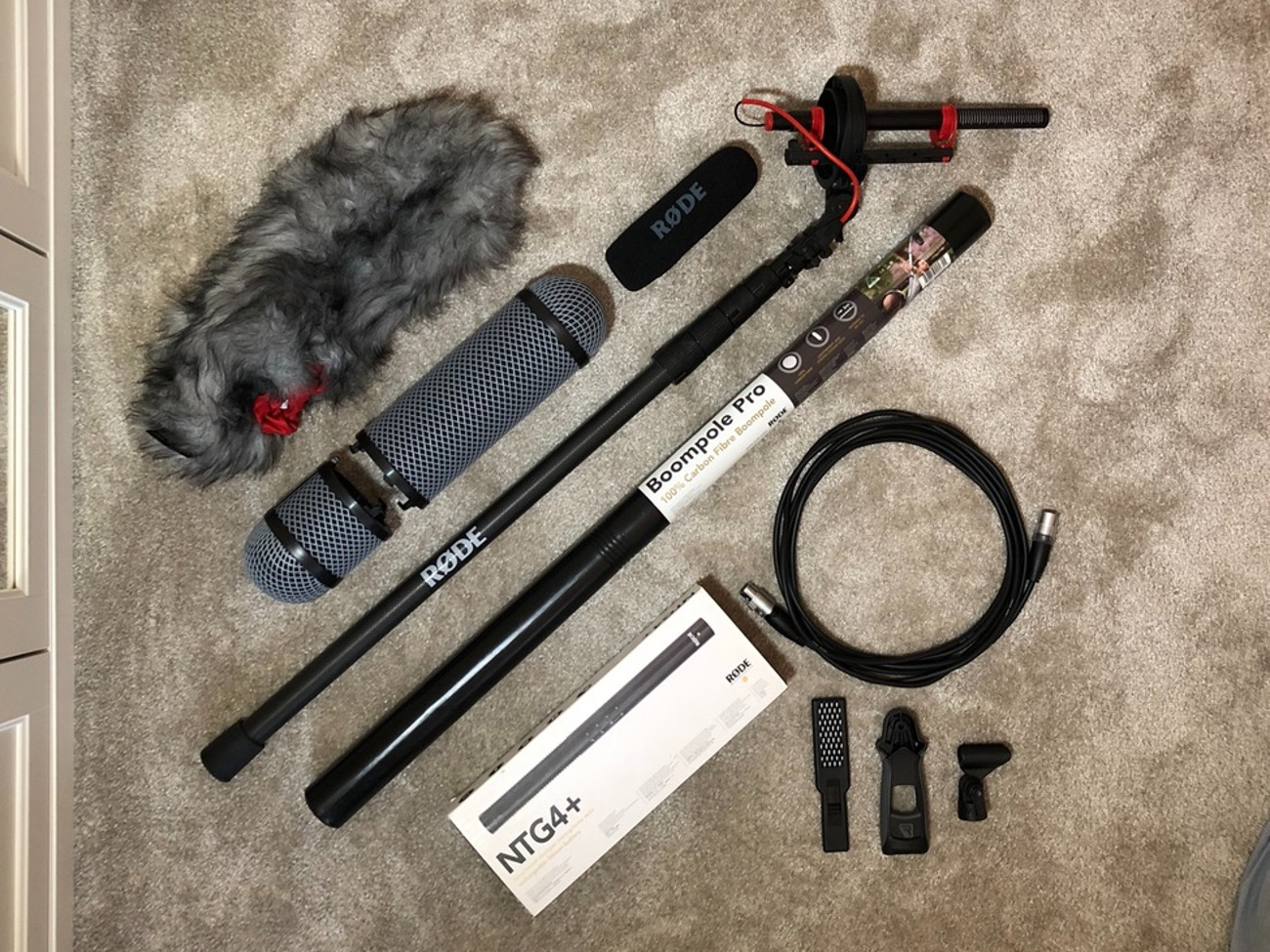 Rode ntg 4+ mic with rode boompole pro + rycote super blimp with deadcat