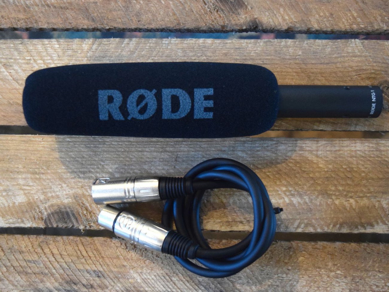 Rode ntg1 shotgun microphone