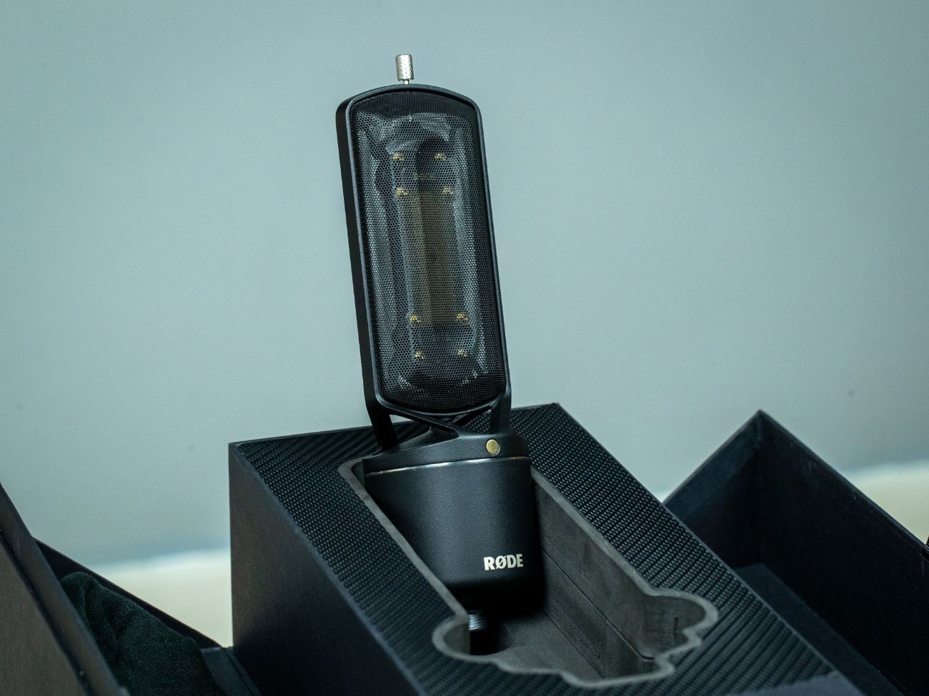Rode ntr active ribbon microphone