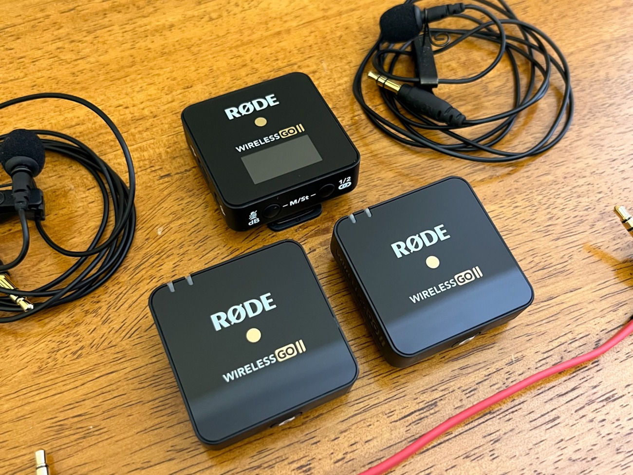 Rode wireless go ii (2) + rode lav mics