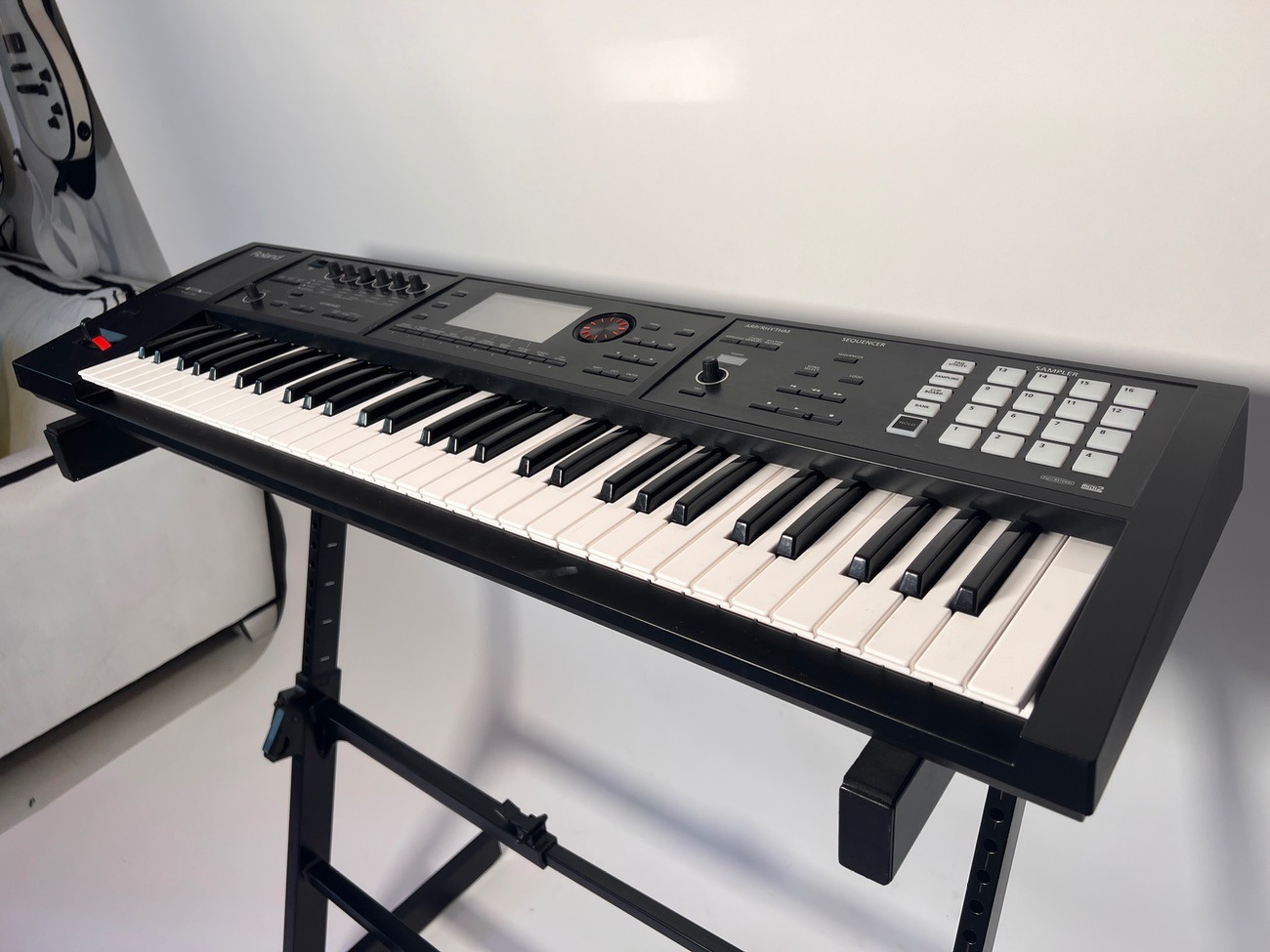 Roland fa-06 music workstation keyboard (61 keys)