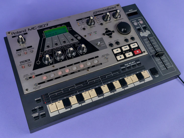 Roland mc-307 groovebox
