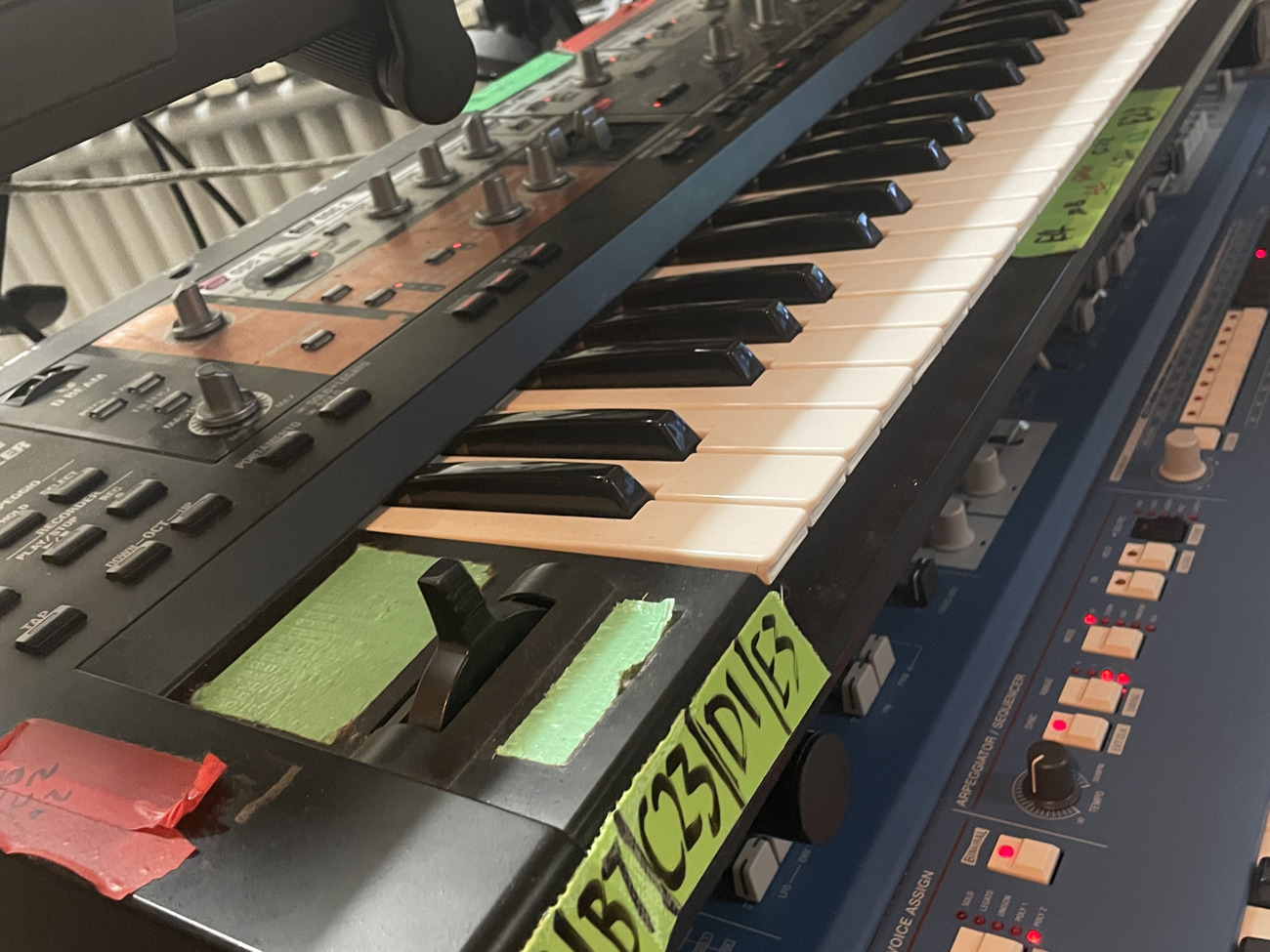 Roland sh-201 