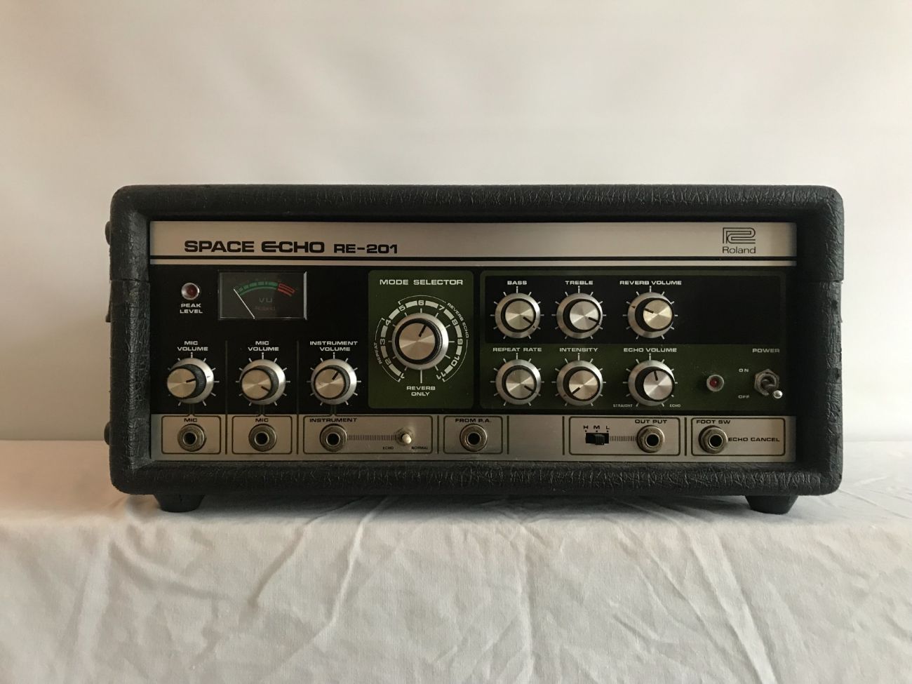Roland space echo re-201 - analogue tape echo unit