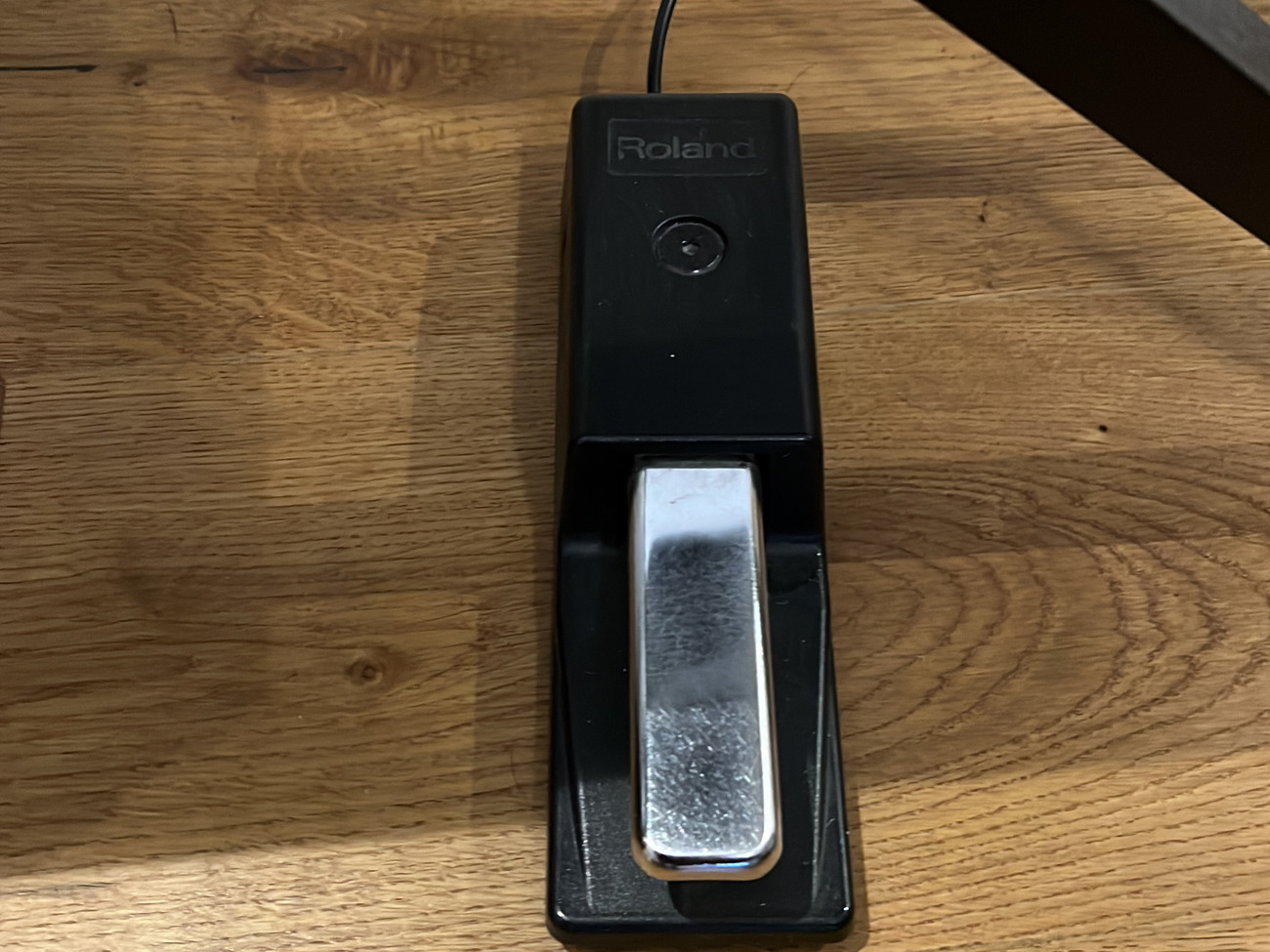 Roland sustain pedal