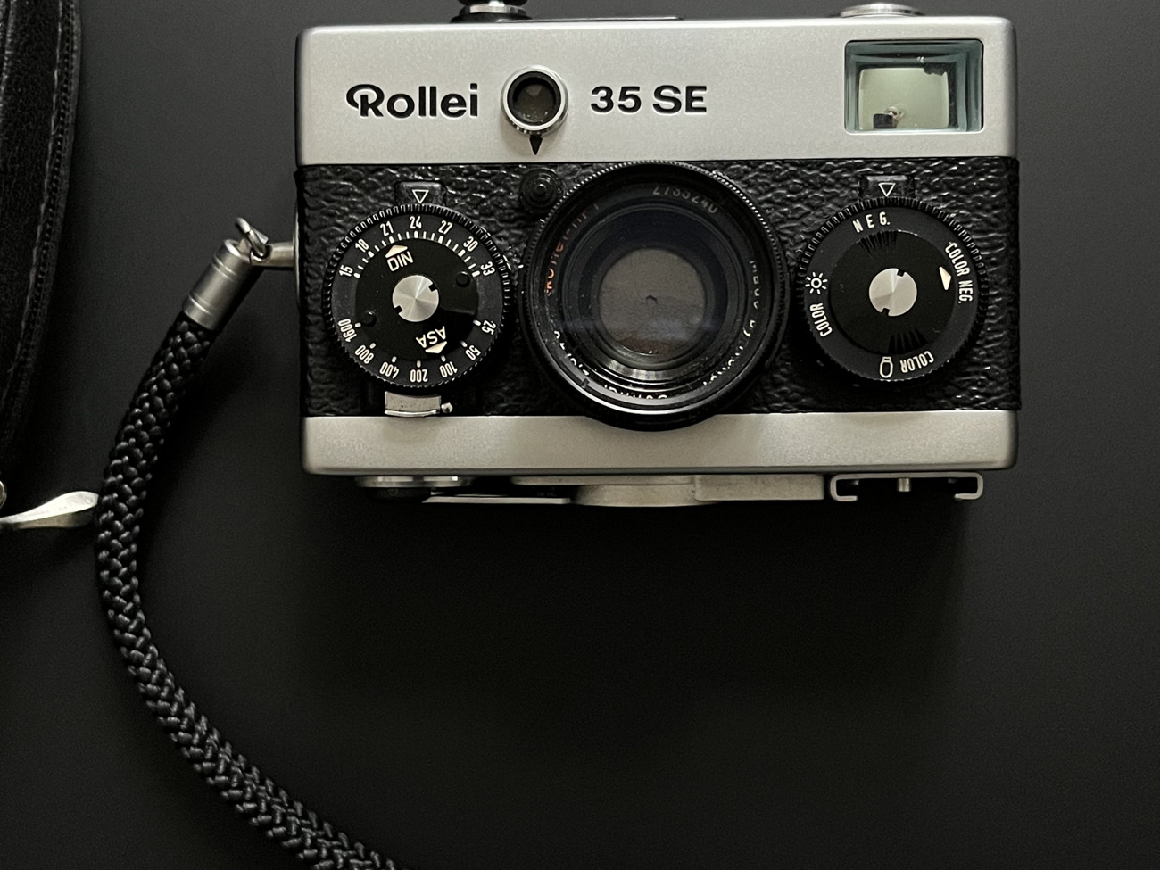 Rollei 35 se 35mm film camera w/ zeiss sonnar 40mm/2.8  lens