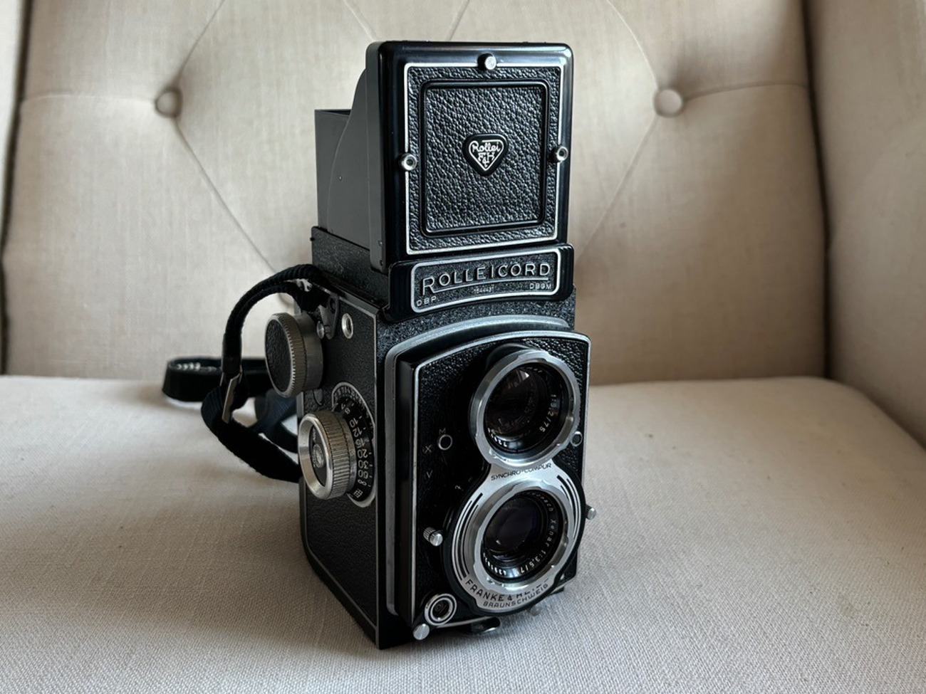 Rolleicord v tlr (xenar 75mm f3.5 lens) 6x6 camera