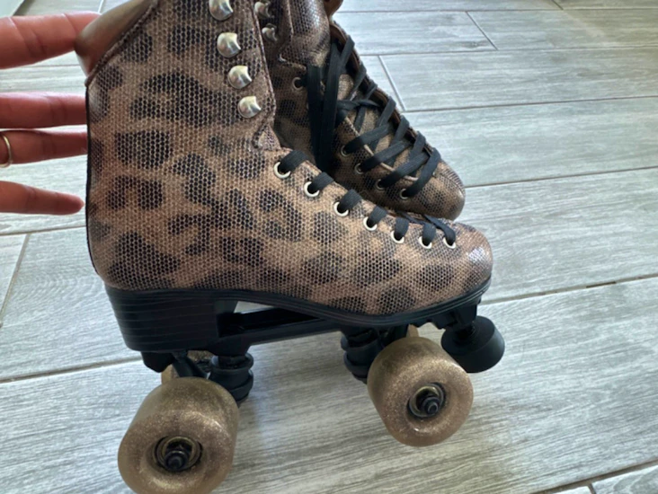 Roller skates 🛼