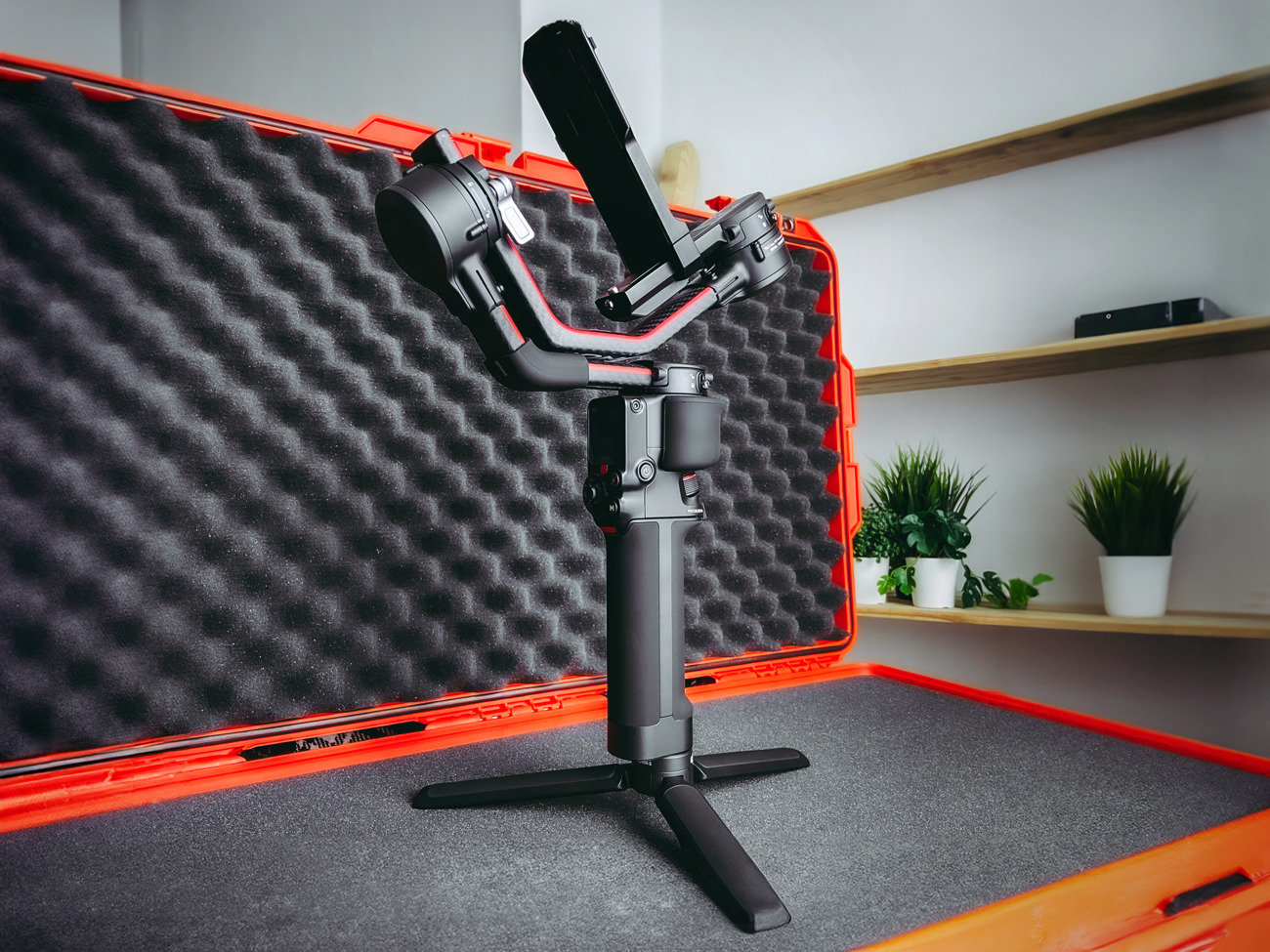 Ronin rs2 gimbal pro + 2 x batteries + monitor arm