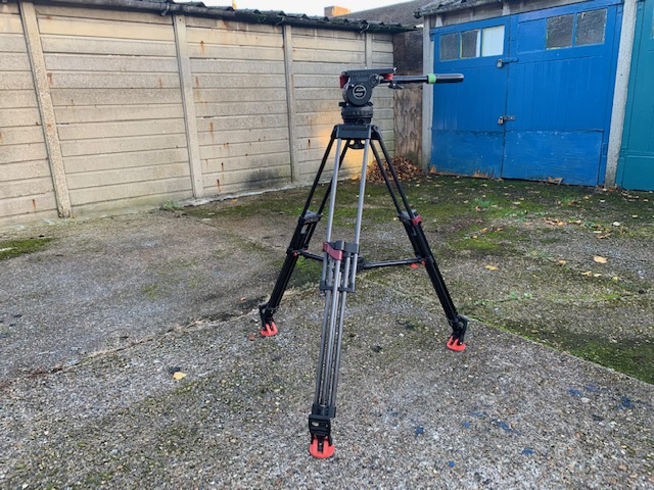 Sachtler 18 tripod fluid head