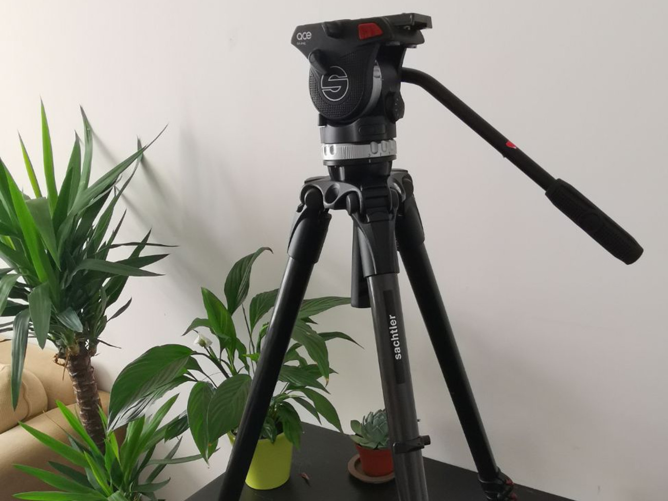 Sachtler ace carbon fibre tripod system with video head