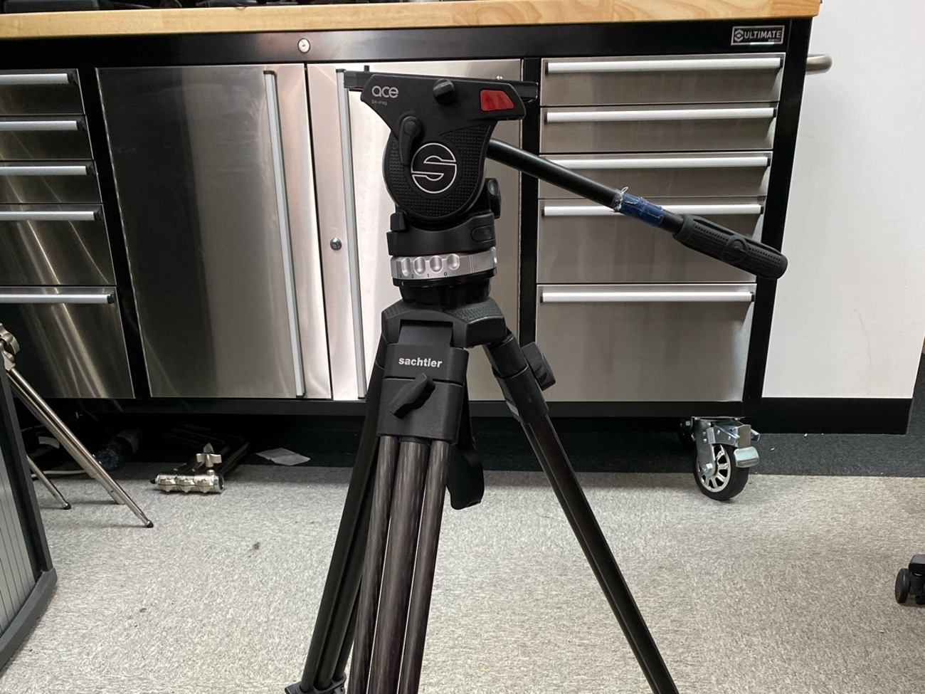 Sachtler ace video tripod