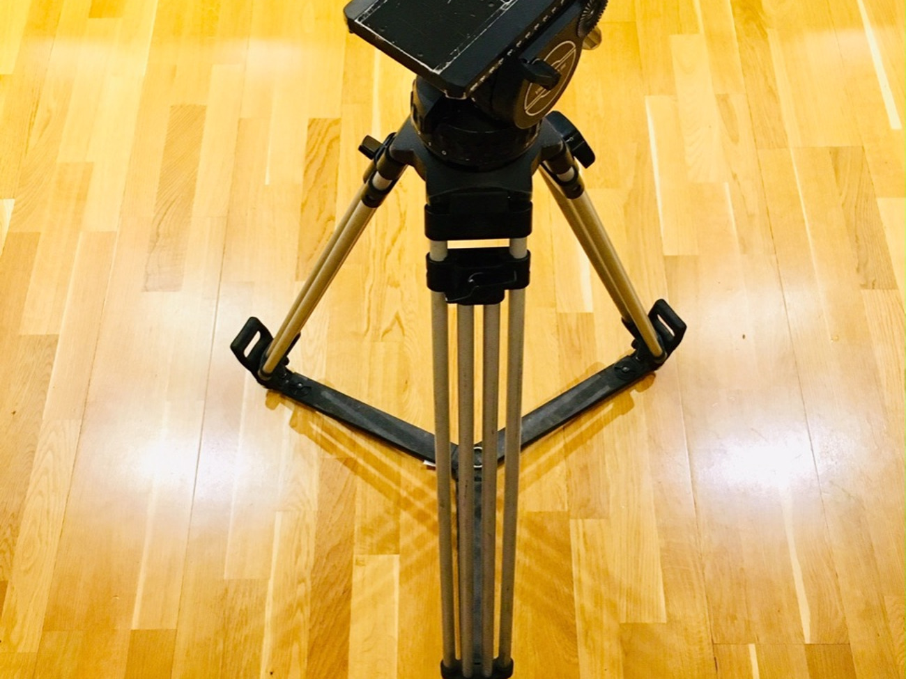 Sachtler video 20 iii fluid head and tripod