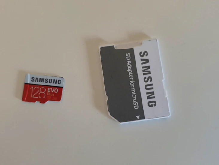 Samsung 128 gb microsdxc uhs-i u3 memory card with adapter
