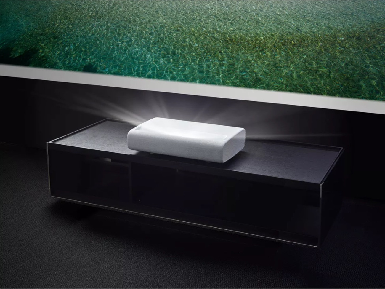 Samsung 4k ultra shortthrow projector - 130 inch, 2800 lumen