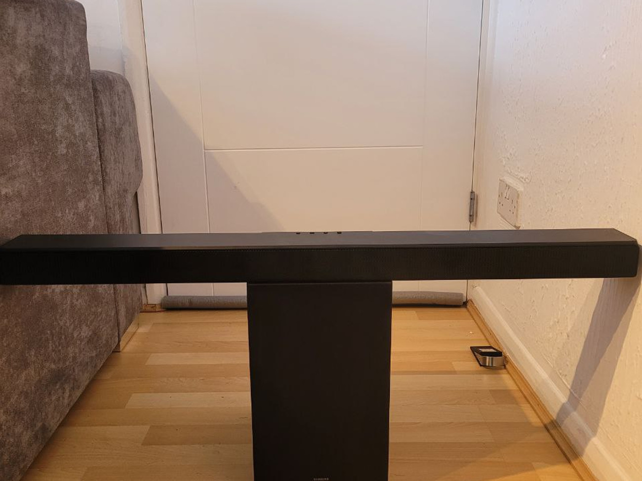 Samsung hw-a550/xu 2.1ch wireless bluetooth soundbar