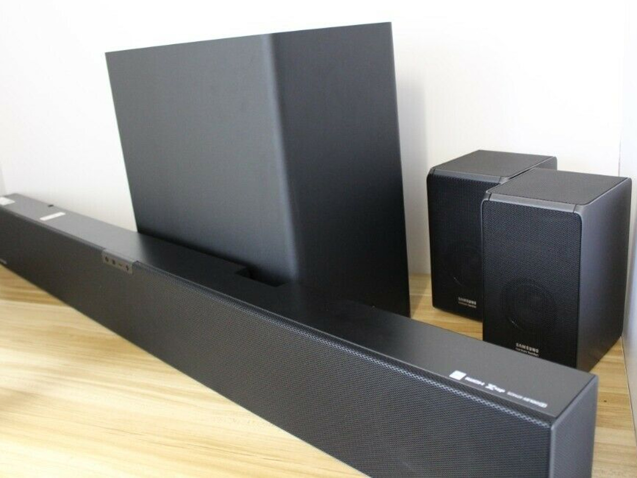 Samsung hw-q90 - atmos soundbar, subwoofer & rear speakers 