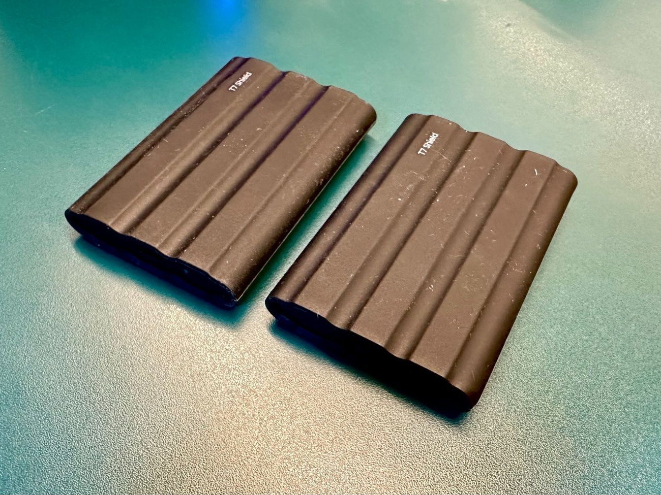 Samsung portable ssd t7 shield - 2tb