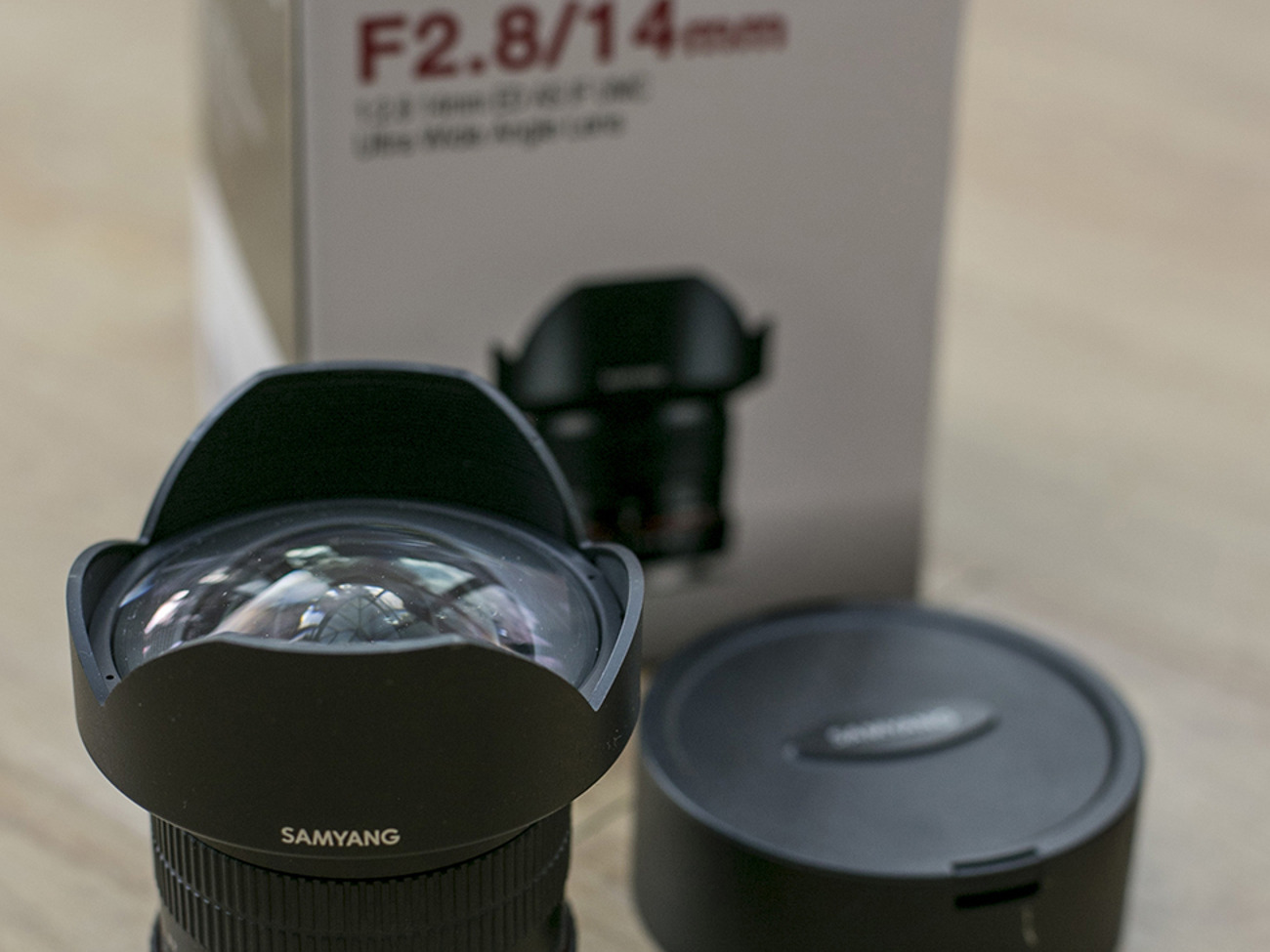 Samyang 14mm f2.8 ef lens