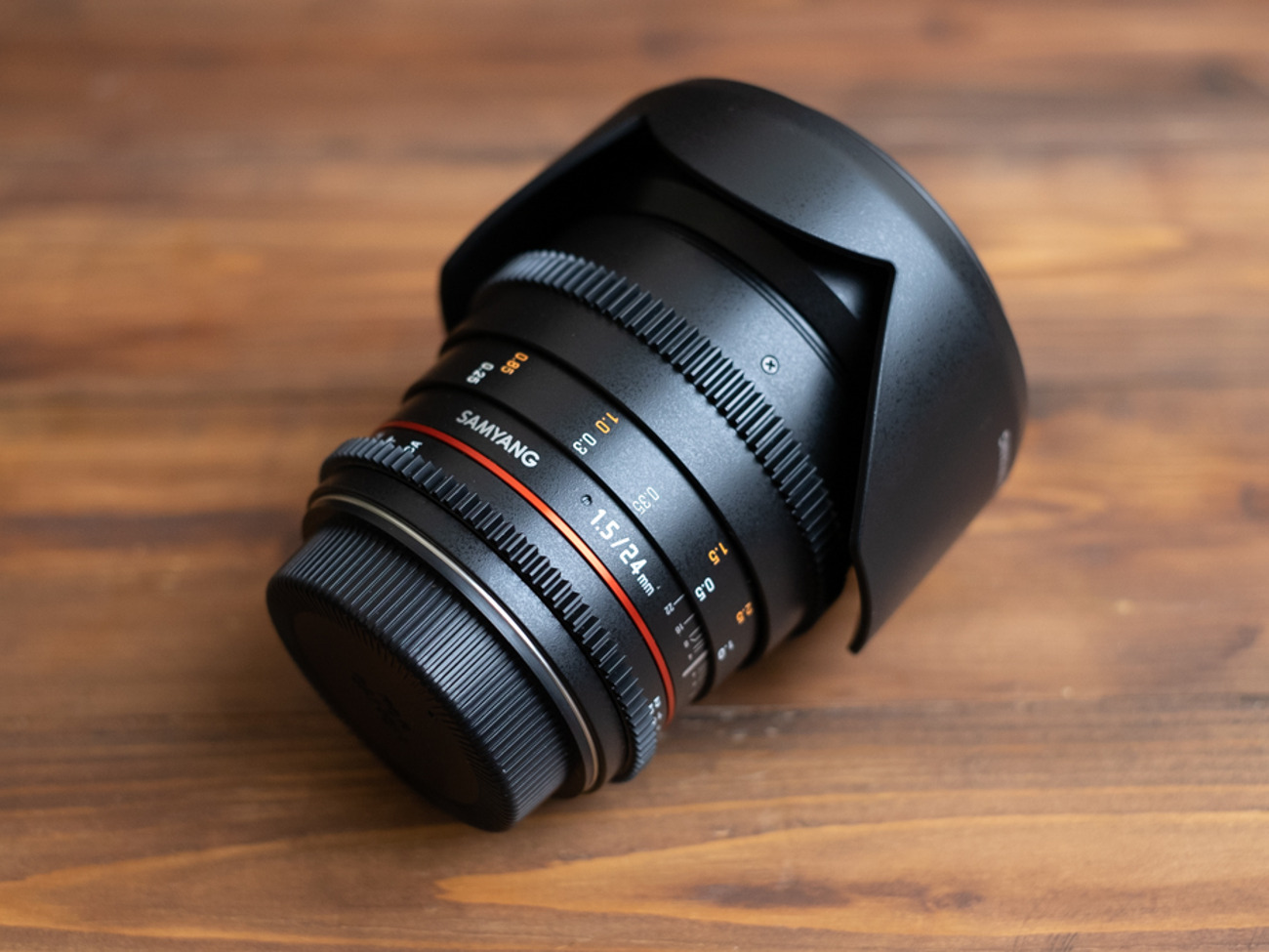 Samyang 24mm ef cine lens
