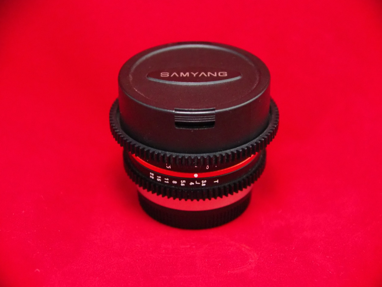 Samyang 7.5mm t3.8 fisheye m43 cine lens